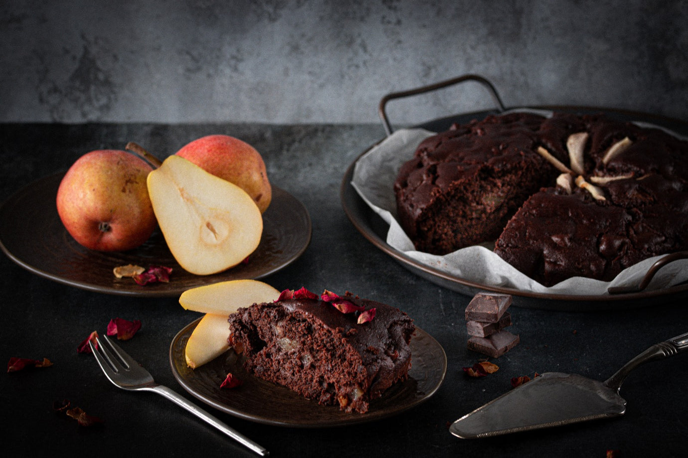 Chocolate and pear cake with biodynamic white grape must from Acetaia Guerzoni